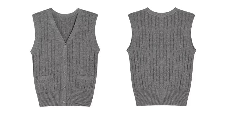 ケーブルニットベスト