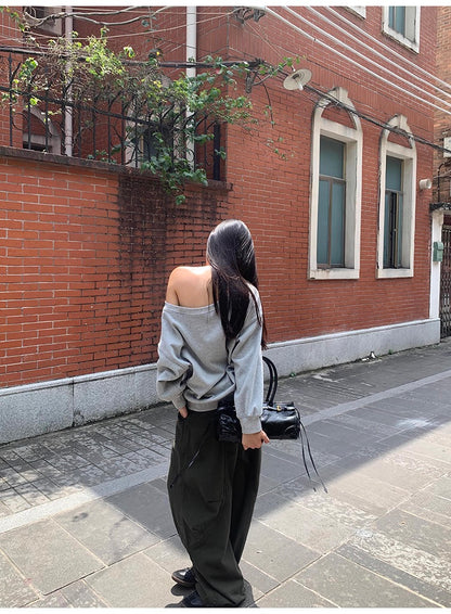 オフショルスウェット