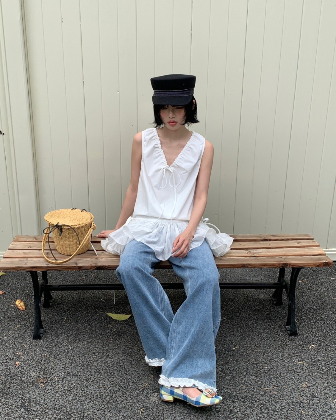 Ｖネックフリルミニワンピース