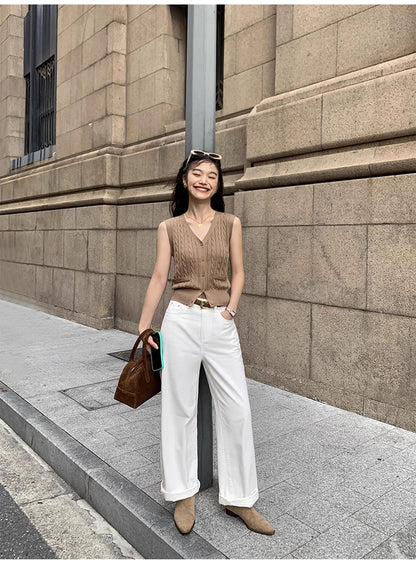 ケーブルニットベスト