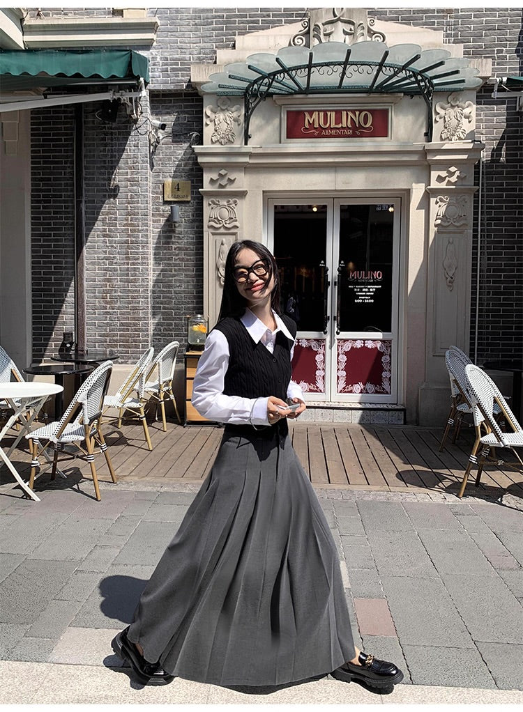 ケーブルニットベスト