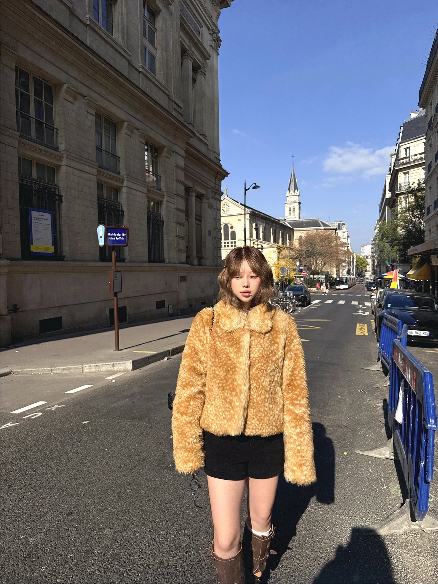 バンビモチーフショートフェイクファーコート