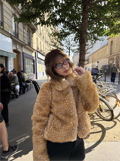 バンビモチーフショートフェイクファーコート